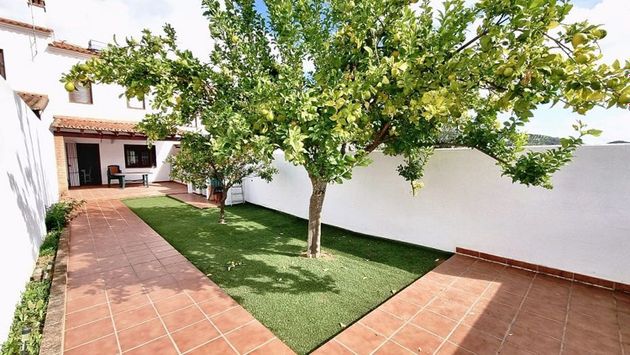 Foto 2 de Casa adossada en venda a calle Sagrado Corazón de Jesús de 2 habitacions amb terrassa i jardí