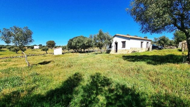 Foto 2 de Casa rural en venda a Cumbres Mayores de 2 habitacions amb terrassa i jardí