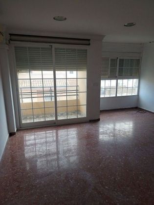 Foto 1 de Venta de piso en calle De Santa Ana de 3 habitaciones con balcón