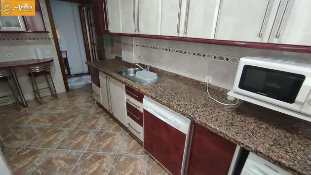 Foto 1 de Pis en venda a avenida De Los Guindos de 3 habitacions amb aire acondicionat i calefacció