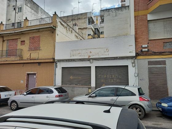 Foto 2 de Venta de local en calle Manuel de Ribero de 105 m²