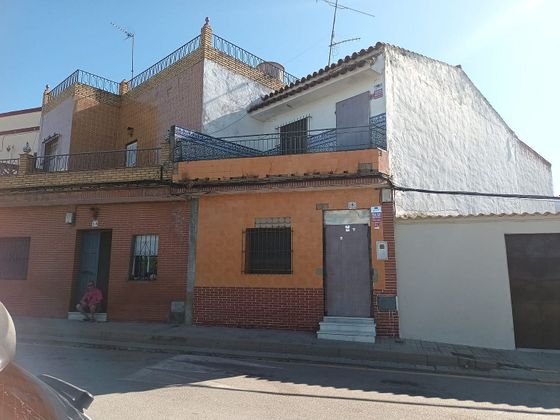 Foto 1 de Casa adossada en venda a Villamanrique de la Condesa de 1 habitació amb terrassa