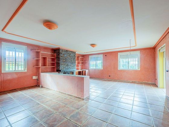 Foto 2 de Casa en venta en Espartinas de 4 habitaciones con terraza y piscina