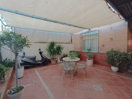 Foto 2 de Casa adossada en venda a Alcalá del Río de 4 habitacions amb terrassa i balcó