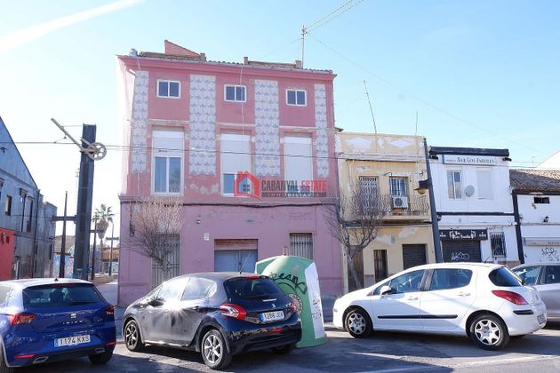 Foto 1 de Casa en venda a El Cabanyal- El Canyamelar de 10 habitacions amb terrassa