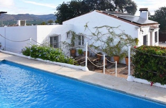 Foto 1 de Casa rural en venda a Pinos de Alhaurín - Periferia de 4 habitacions amb terrassa i piscina