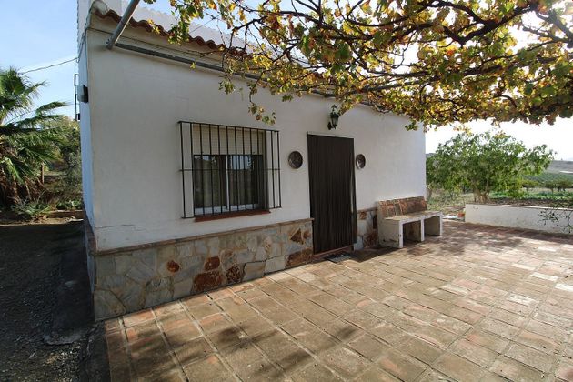 Foto 2 de Venta de casa rural en Álora de 4 habitaciones con terraza y jardín