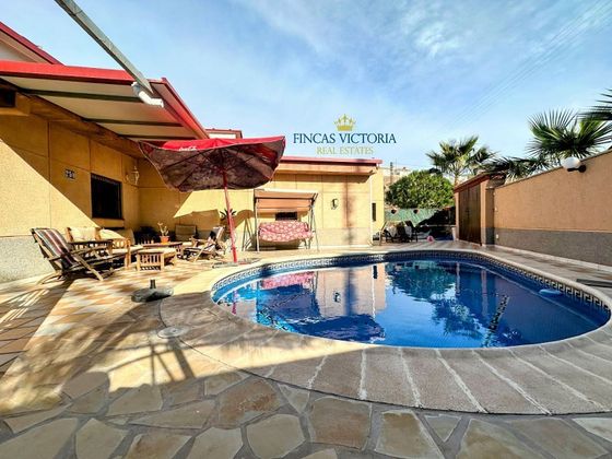 Foto 2 de Casa en venda a Águilas ciudad de 4 habitacions amb terrassa i piscina