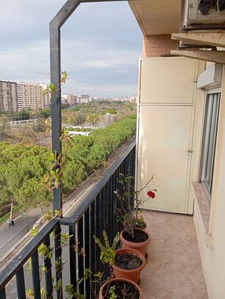 Foto 1 de Pis en lloguer a paseo De la Petxina de 3 habitacions amb balcó i aire acondicionat