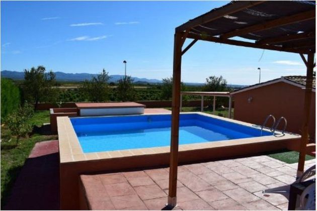 Foto 2 de Xalet en venda a Casinos de 3 habitacions amb terrassa i piscina