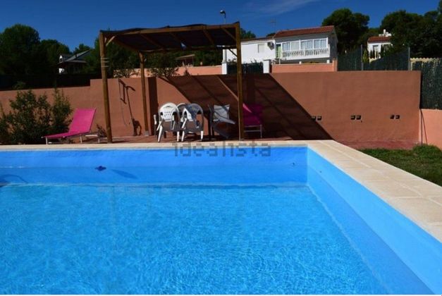 Foto 2 de Xalet en venda a Casinos de 3 habitacions amb terrassa i piscina