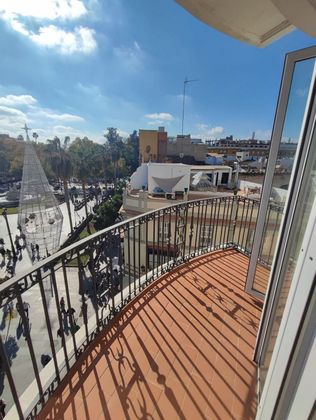 Foto 2 de Venta de piso en Santa Cruz de 6 habitaciones con terraza y balcón