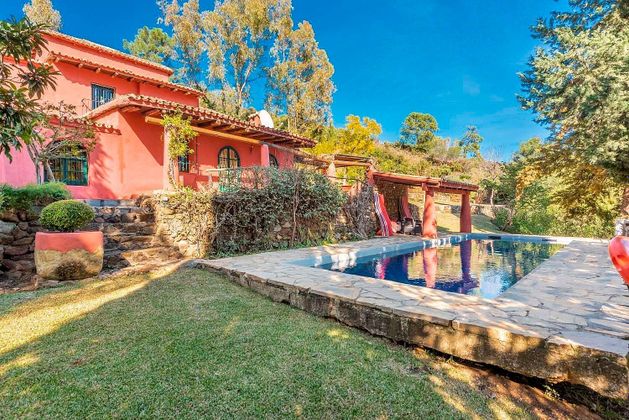 Foto 1 de Casa rural en venda a calle De España de 9 habitacions amb terrassa i piscina