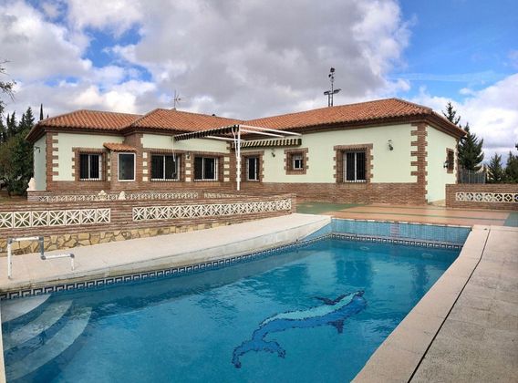 Foto 1 de Casa rural en venta en Centro - Alhaurín de la Torre de 7 habitaciones con terraza y piscina