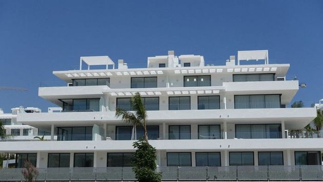Foto 1 de Piso en alquiler en calle Catelaya Phase de 3 habitaciones con terraza y piscina