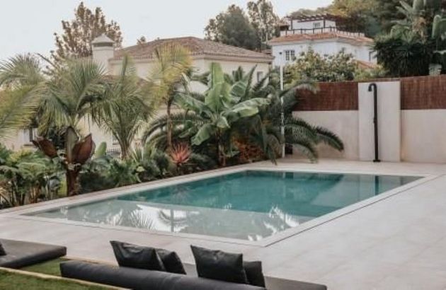 Foto 1 de Chalet en alquiler en avenida De Manolete de 5 habitaciones con terraza y piscina