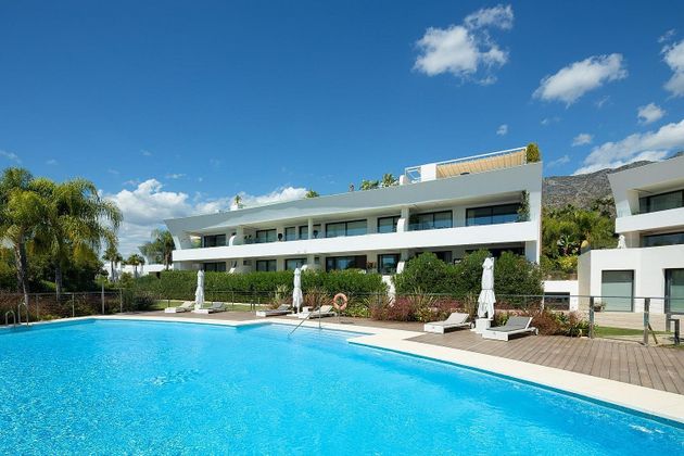 Foto 2 de Àtic en venda a Nagüeles Alto de 3 habitacions amb terrassa i piscina