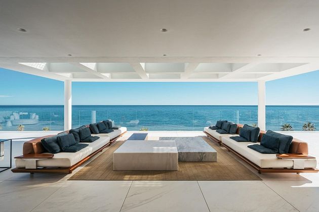 Foto 2 de Àtic en venda a Centro Urbano de 4 habitacions amb terrassa i piscina