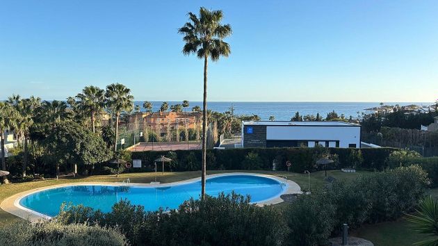 Foto 1 de Pis en lloguer a Estepona Oeste - Valle Romano - Bahía Dorada de 2 habitacions amb terrassa i piscina