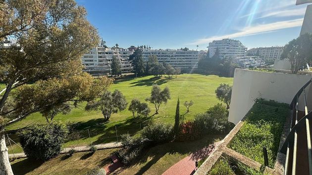 Foto 2 de Àtic en venda a Guadalmina de 3 habitacions amb terrassa i piscina