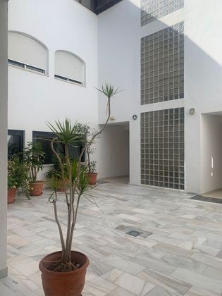Foto 1 de Alquiler de oficina en avenida Condes de San Isidro con aire acondicionado