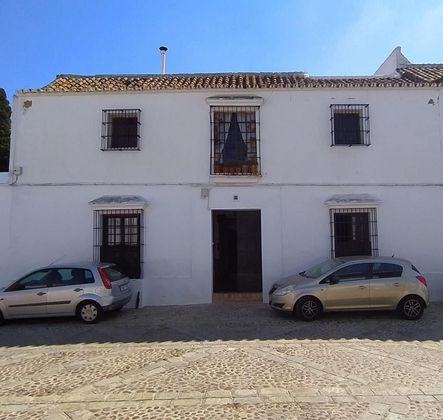 Foto 2 de Venta de chalet en Carmona de 4 habitaciones con terraza
