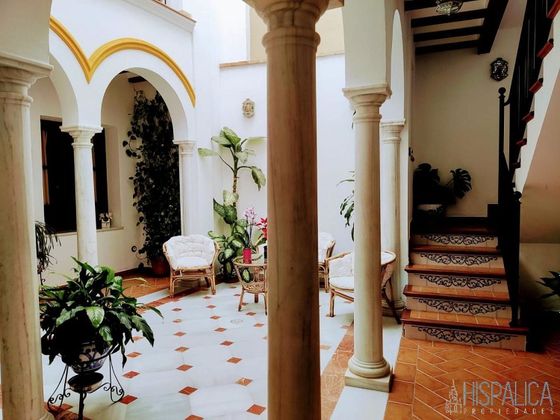 Foto 1 de Xalet en venda a Carmona de 5 habitacions amb terrassa i piscina