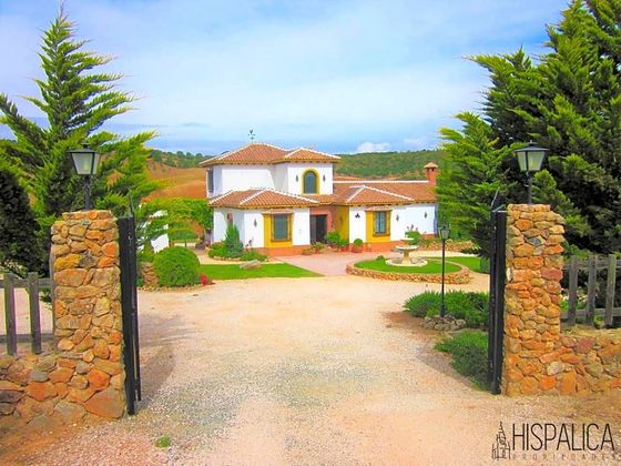 Foto 1 de Casa rural en venda a Archidona de 4 habitacions amb piscina i jardí