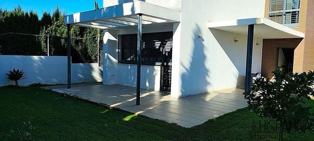 Foto 2 de Xalet en venda a Espartinas de 3 habitacions amb terrassa i piscina