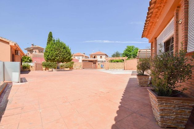 Foto 2 de Chalet en venta en Ogíjares de 4 habitaciones con terraza y piscina