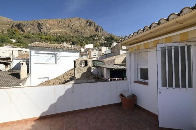 Foto 2 de Chalet en venta en Guejar Sierra de 4 habitaciones con terraza y aire acondicionado