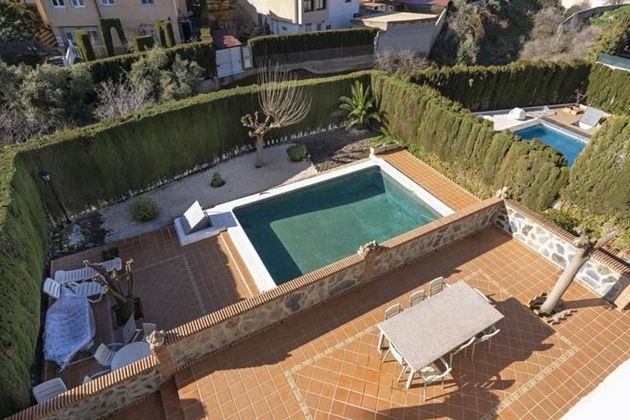 Foto 2 de Xalet en venda a Otura de 5 habitacions amb terrassa i piscina