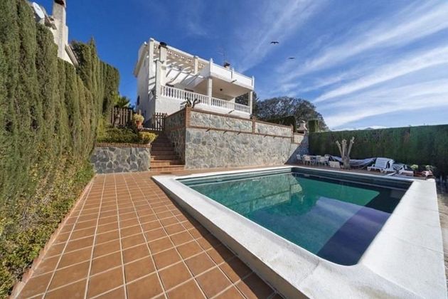 Foto 1 de Xalet en venda a Otura de 5 habitacions amb terrassa i piscina