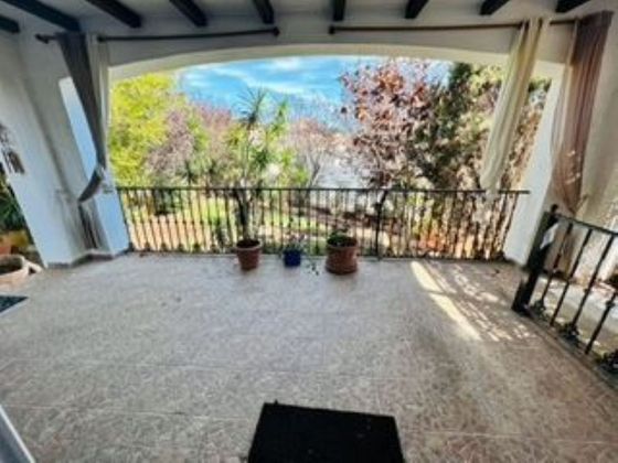 Foto 2 de Casa adossada en venda a La Alcaidesa de 4 habitacions amb terrassa i piscina