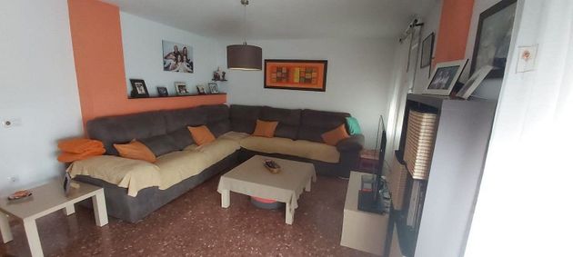 Foto 2 de Pis en venda a Centro - Chiva de 3 habitacions amb garatge i balcó