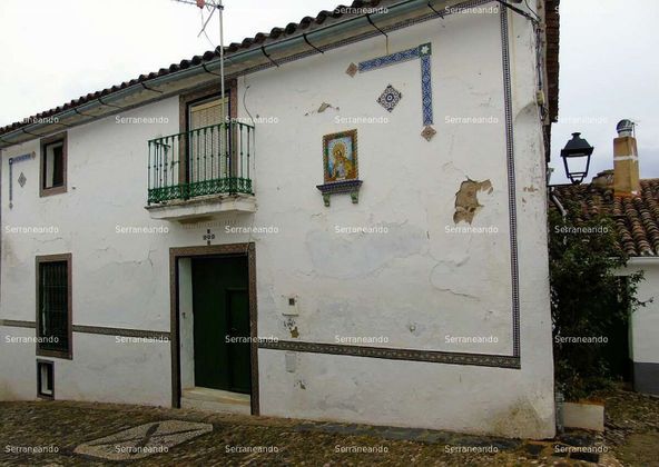 Foto 1 de Casa en venta en Linares de la Sierra de 5 habitaciones y 264 m²