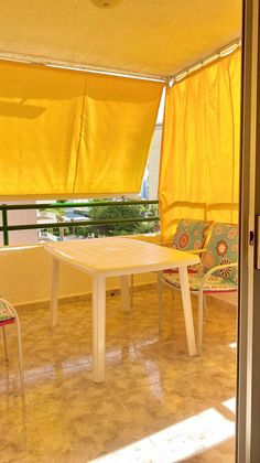 Foto 1 de Piso en venta en Playa de Gandia de 3 habitaciones con piscina y garaje