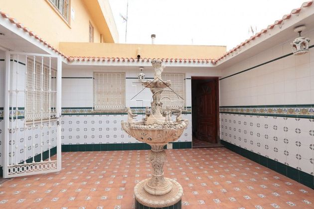 Foto 1 de Casa en venda a Alumbres - Escombreras de 5 habitacions amb terrassa i balcó