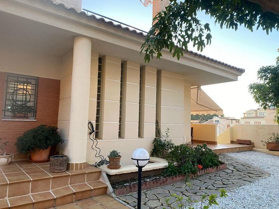 Foto 2 de Chalet en venta en El Mayorazgo - El Limonar de 6 habitaciones con terraza y piscina