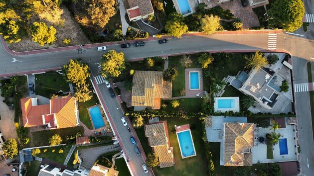 Foto 2 de Xalet en venda a Nueva Santa Barbara - Cruz de Gracia de 4 habitacions amb terrassa i piscina