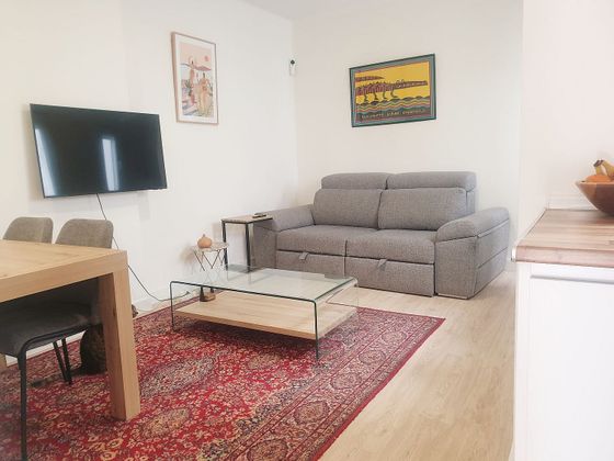 Foto 1 de Alquiler de piso en San Lorenzo de 1 habitación con muebles y balcón