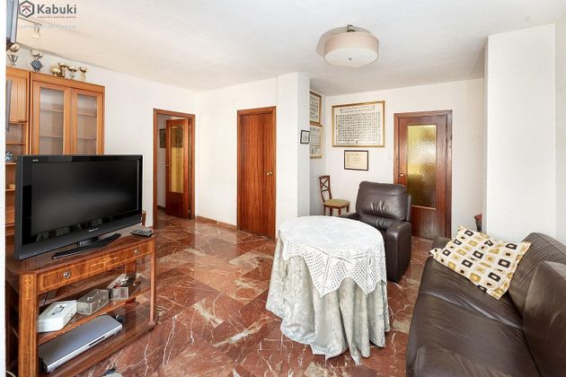 Foto 2 de Piso en venta en Camino de Ronda - Rosaleda de 3 habitaciones con terraza y balcón