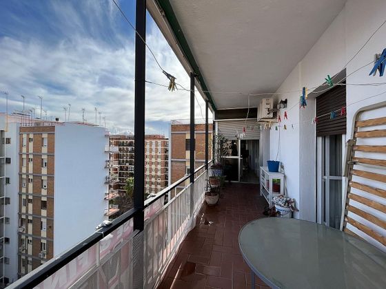 Foto 1 de Piso en venta en Los Remedios de 5 habitaciones con terraza y garaje
