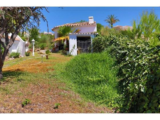 Foto 2 de Venta de casa en Cabo Pino - Reserva de Marbella de 5 habitaciones con terraza y piscina