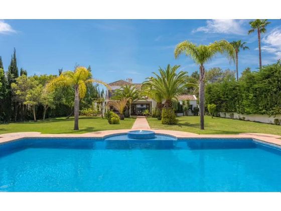 Foto 1 de Alquiler de casa en Guadalmina de 6 habitaciones con terraza y piscina