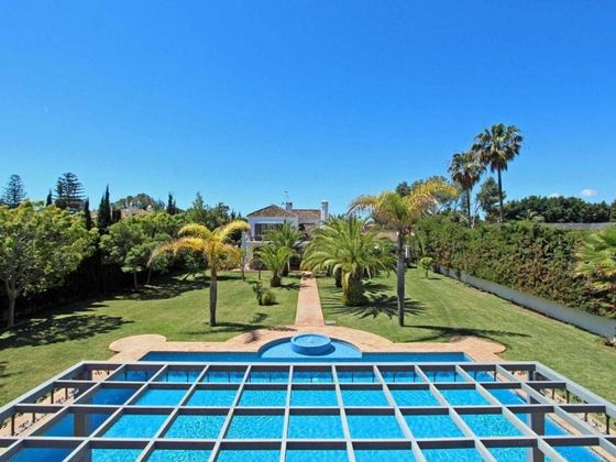 Foto 2 de Alquiler de casa en Guadalmina de 6 habitaciones con terraza y piscina