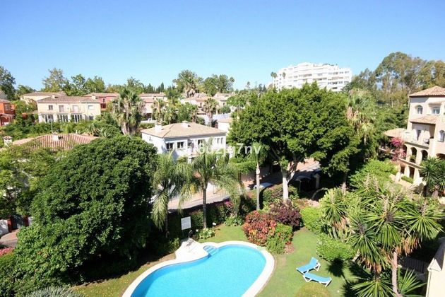 Foto 2 de Àtic en venda a Guadalmina de 3 habitacions amb terrassa i piscina