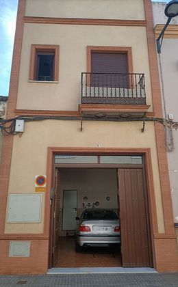 Foto 1 de Casa adossada en venda a Centro - Doña Mercedes de 3 habitacions amb terrassa i garatge