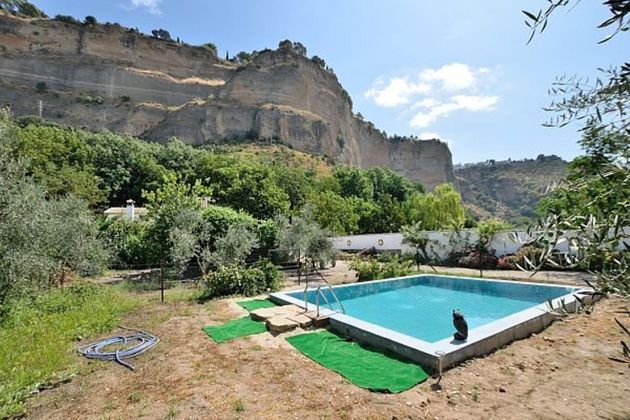 Foto 1 de Casa en venda a Ronda de 4 habitacions amb terrassa i piscina