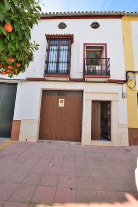Foto 2 de Casa adossada en venda a calle Mercado de 4 habitacions amb terrassa i balcó